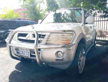 2004 Mitsubishi Pajero