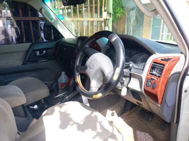 2004 Mitsubishi Pajero