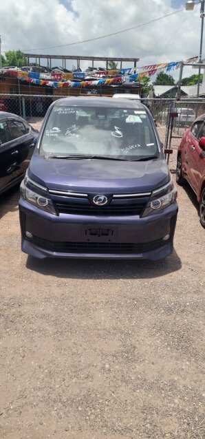 Toyota Voxy Fully Loaded 2016