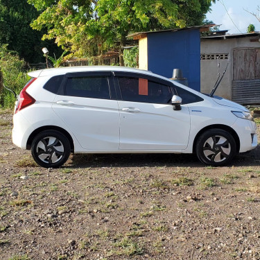 2015 Honda Fit HYBRID ☘