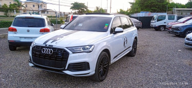 2023 AUDI Q7