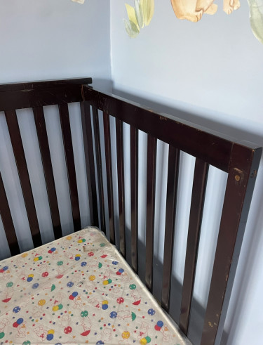 Baby Crib + New Mattress