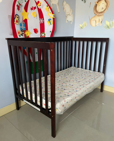 Baby Crib + New Mattress