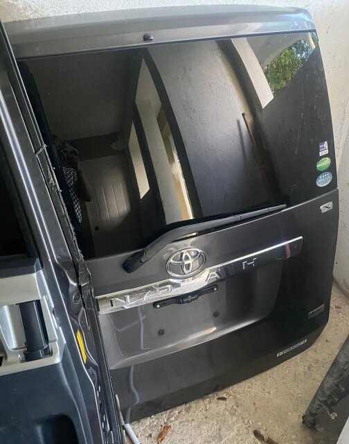 Toyota Noah/Voxy Trunk