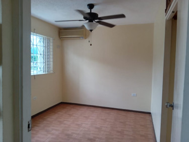 For Sale 2 Bedroom Oaklands Apartment 26M