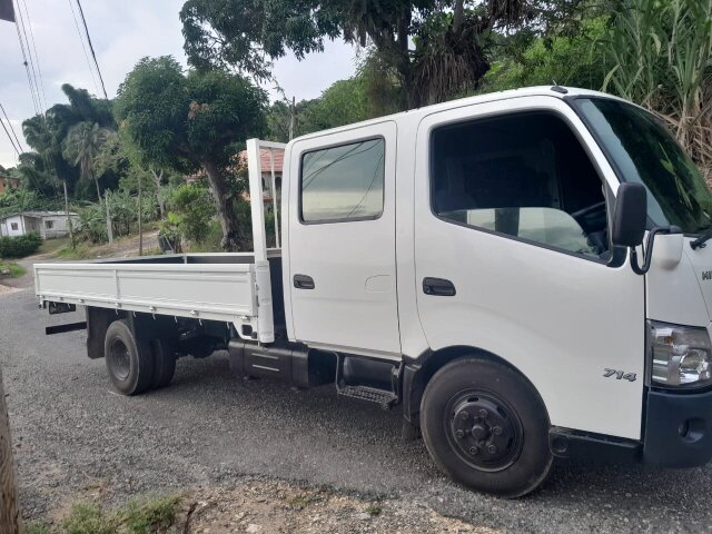 2022 Hino 300