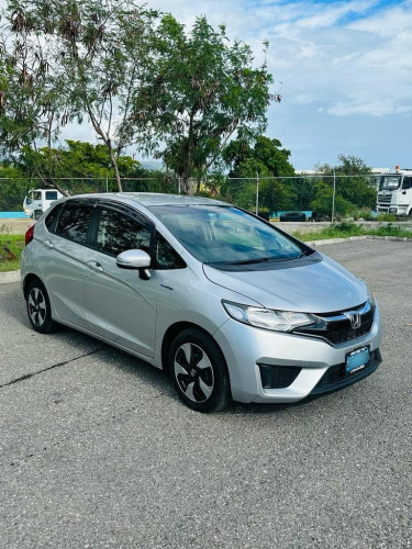  2017 Honda Fit (hybrid)