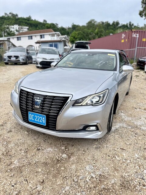 2016 Toyota Crown Royal Saloon