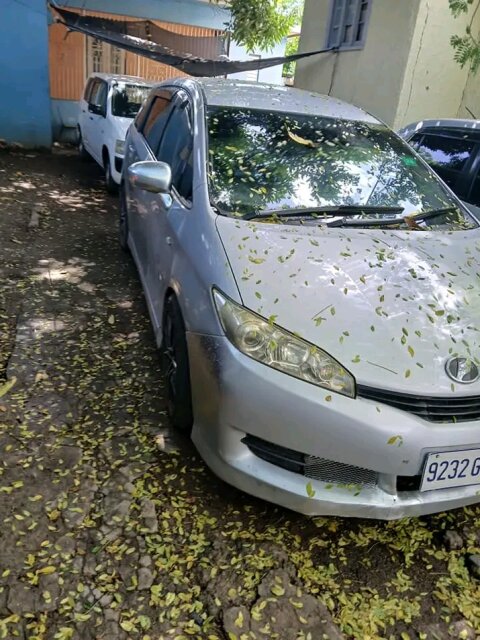 Toyota Wish 2011