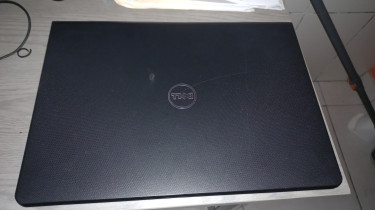 Dell Vostro 14 Inch Laptop. Storage 1 Terabyte, Ra