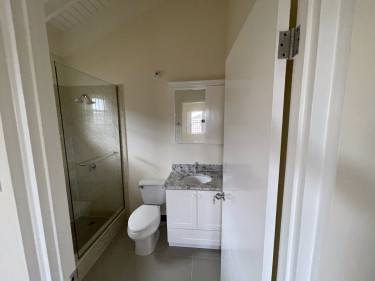 3 Bedroom 2Bathroom Colbeck Manor Rental