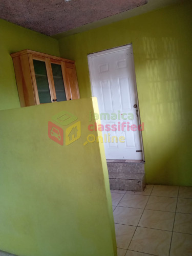 Self-Contained 1 Bedrooms Unit Available