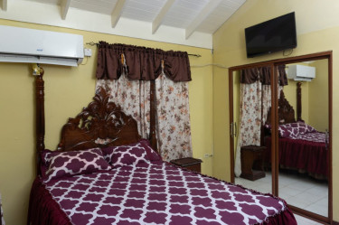 2 Bedrooms One Bathroom Fully Furnished 