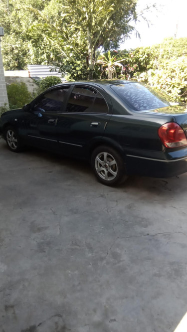 2004 Nissan Sunny 