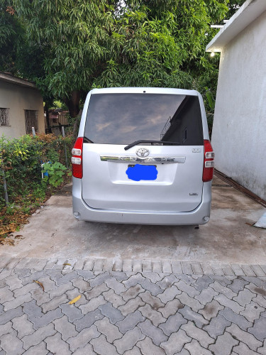 2012 Toyota Noah 