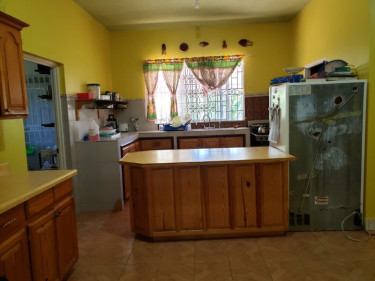  FLAMINGO BEACH 6 Bedroom 7 BATH USD $350,000