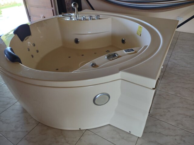 Jacuzzi