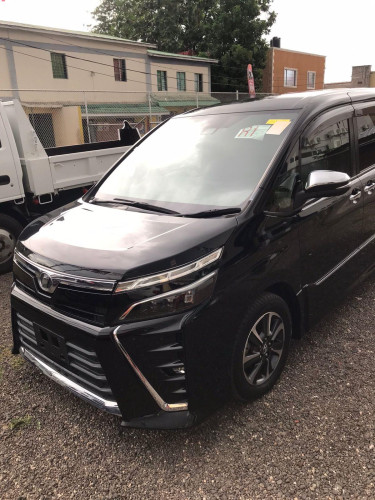 2018 Toyota Voxy Kirameki 