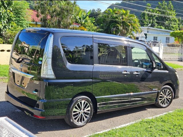 2016 Nissan Serena Executive 8-seater