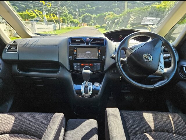 2016 Nissan Serena Executive 8-seater