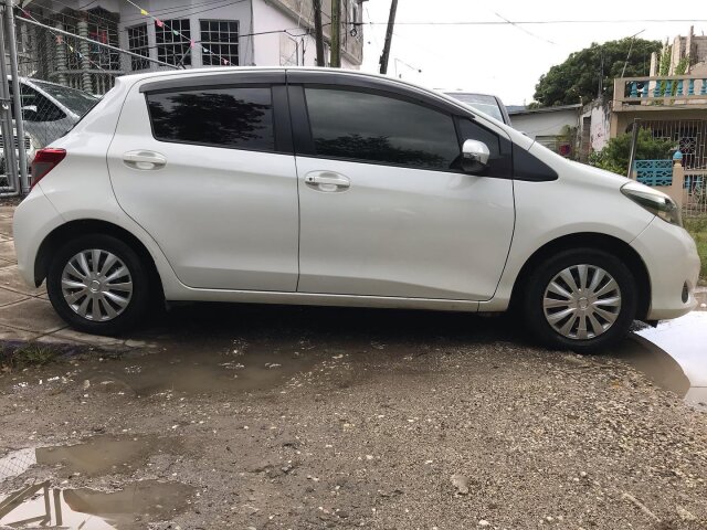 2012 Toyata Vitz