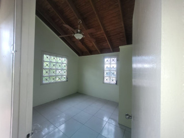 2 Bedroom 1 Bathroom House Located In Magil Palm