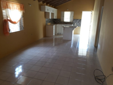  2 Bedroom 1 BATH UNFURN.. USD$600