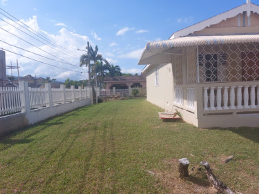  2 Bedroom 1 BATH UNFURN.. USD$600