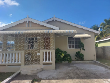  2 Bedroom 1 BATH UNFURN.. USD$600