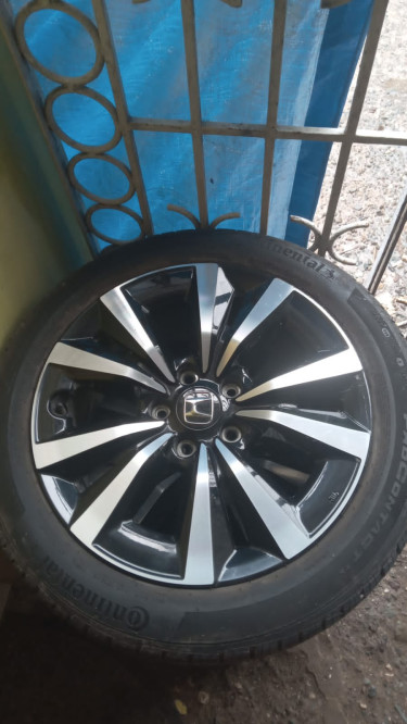 Set Of 17 Rims With Tires.Almost New 8762921460