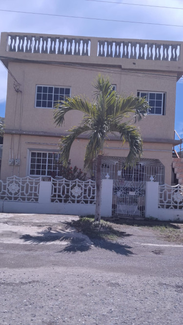 6 Bedroom House For Sale