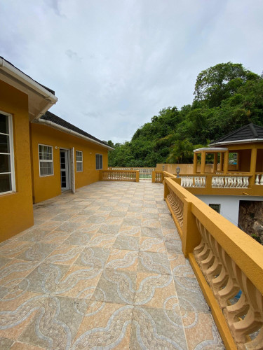 6 Bedroom House For Sale Kingston & St. Andrew,