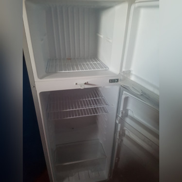 9.7cubic Fridge 10/10condition 