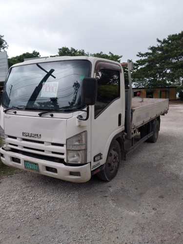 2011 Isuzu Elf