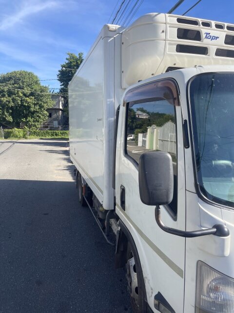 2012 Isuzu Box Truck Freezer Body