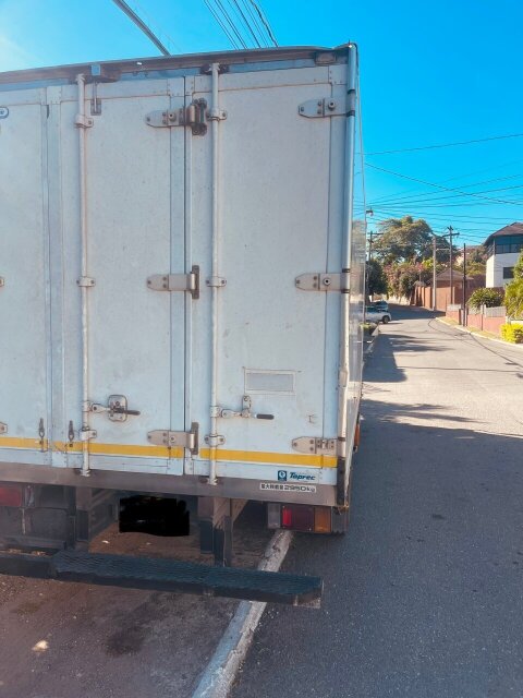 2012 Isuzu Box Truck Freezer Body