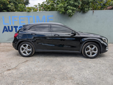 2017 Mercedes Benz GLA 220