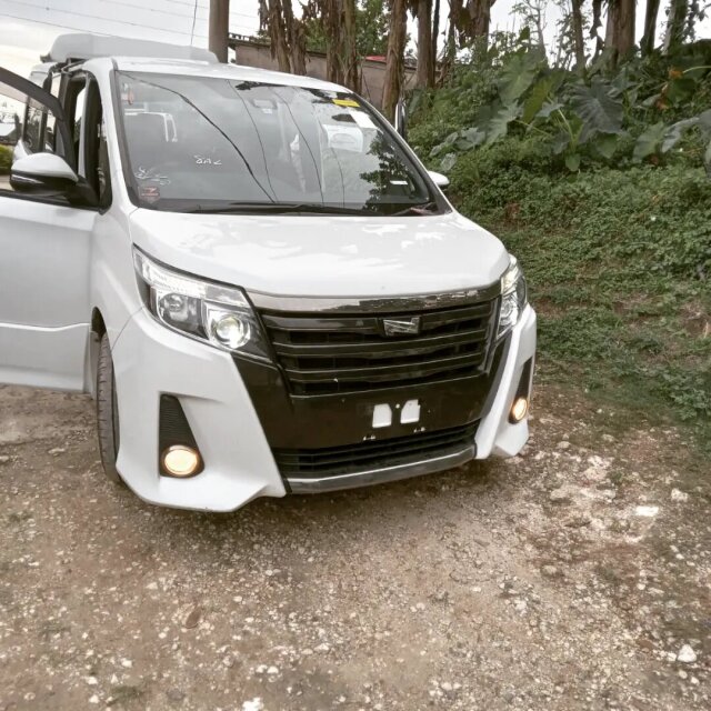 TOYOTA NOAH SI WXB