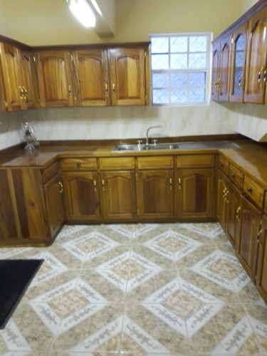 3 Bedrooms,3 Bathrooms 
