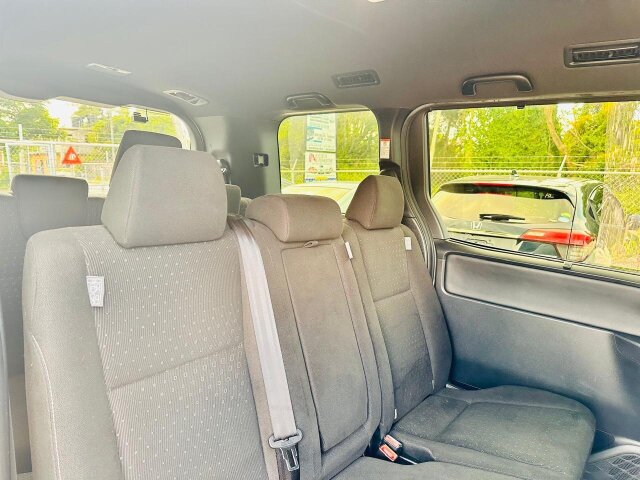 2018 TOYOTA VOXY 8 SEATER