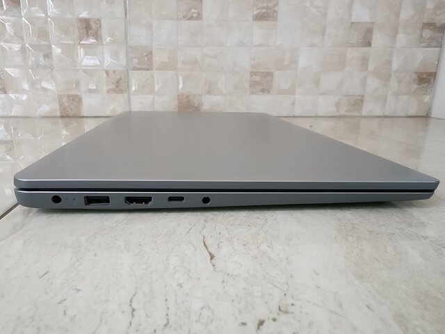 Lenovo IdeaPad 1 15IAU7