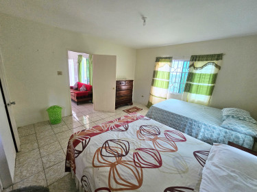 2 Bedroom Furnished Lilliput