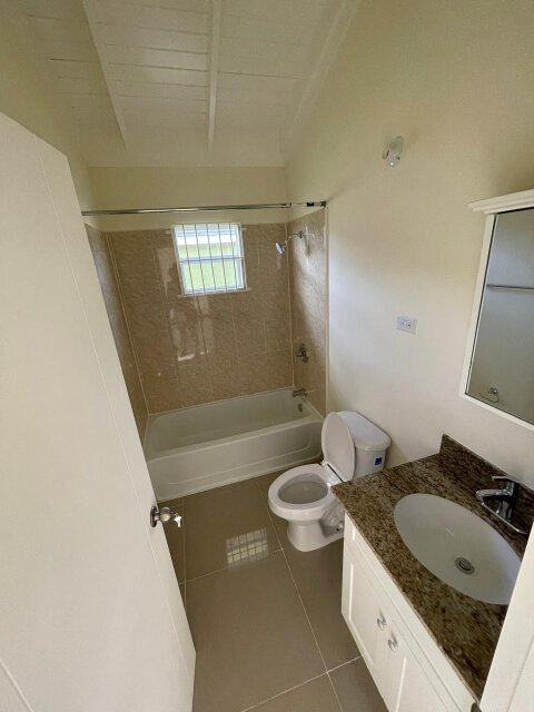 2 Bedroom 2 Bathroom Gated