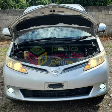 2013 Toyota Estima 