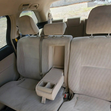 2013 Toyota Estima 