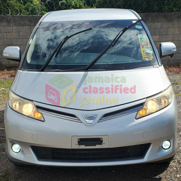 2013 Toyota Estima 
