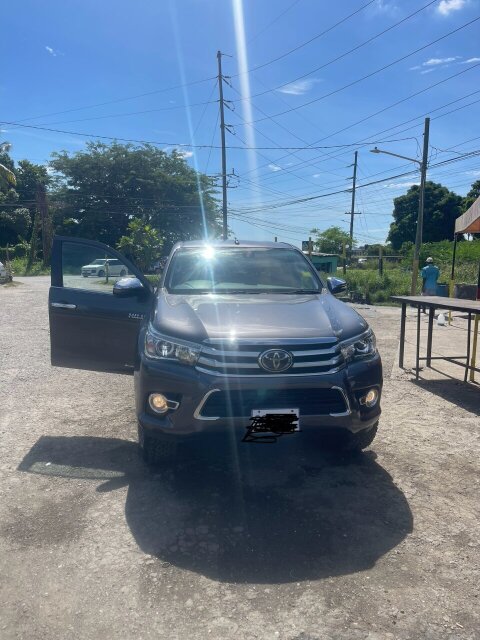 2019 Toyota Hilux Invincible