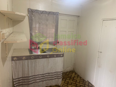 1 Bedroom.own Kitchen.own Bathroom