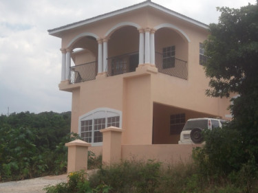 5 Bedroom 5 Bath Spacious House For Sale