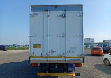 2020 Isuzu Freezer (3.7 Ton) Truck